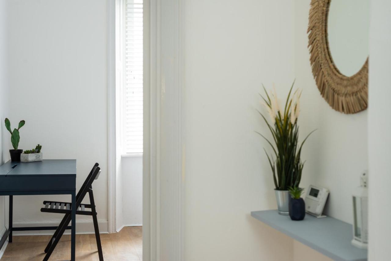 Lovely 1-Bedroom Apartment In אדינבורו מראה חיצוני תמונה